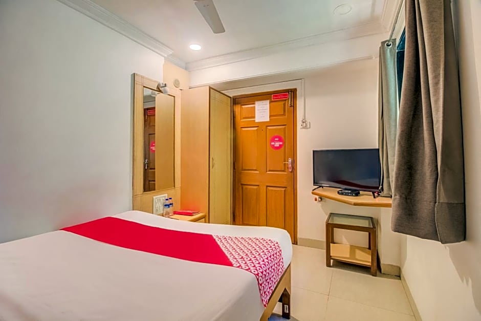 OYO Flagship 572 Santacruz West