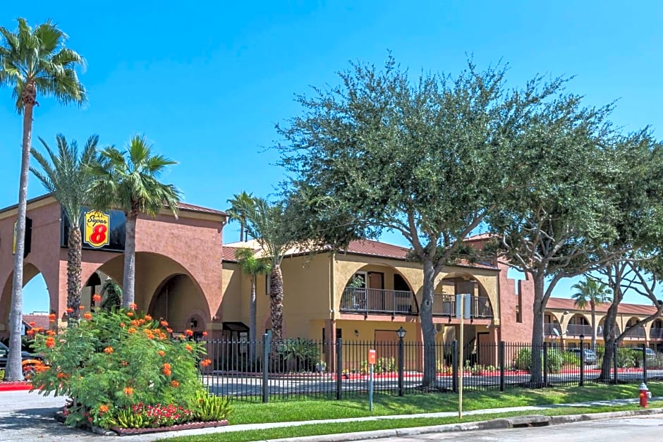 Super 8 by Wyndham Houston/NASA/Webster Area
