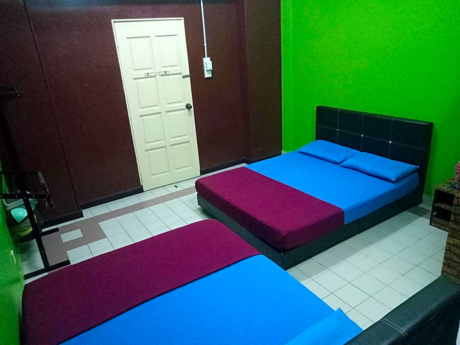 KUALA BESUT JETTY BUDGET HOTEL AIN - In front of Kuala Besut Jetty