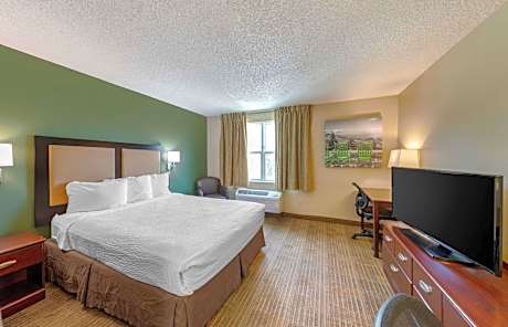 Queen studio with 1 Queen Bed - Disability Access/Non-Smoking