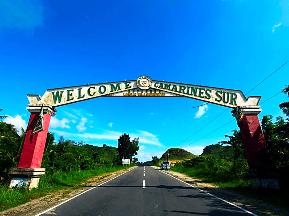 RedDoorz near Colgante Bridge Naga City