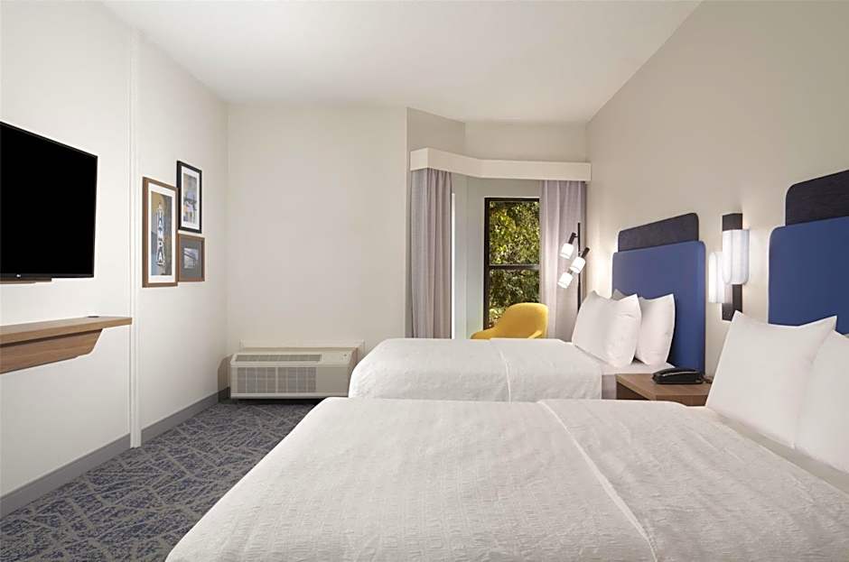 Hampton Inn By Hilton And Suites Tampa-North