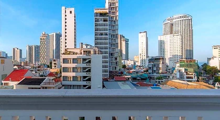 Seven Seas Hotel and Apartment