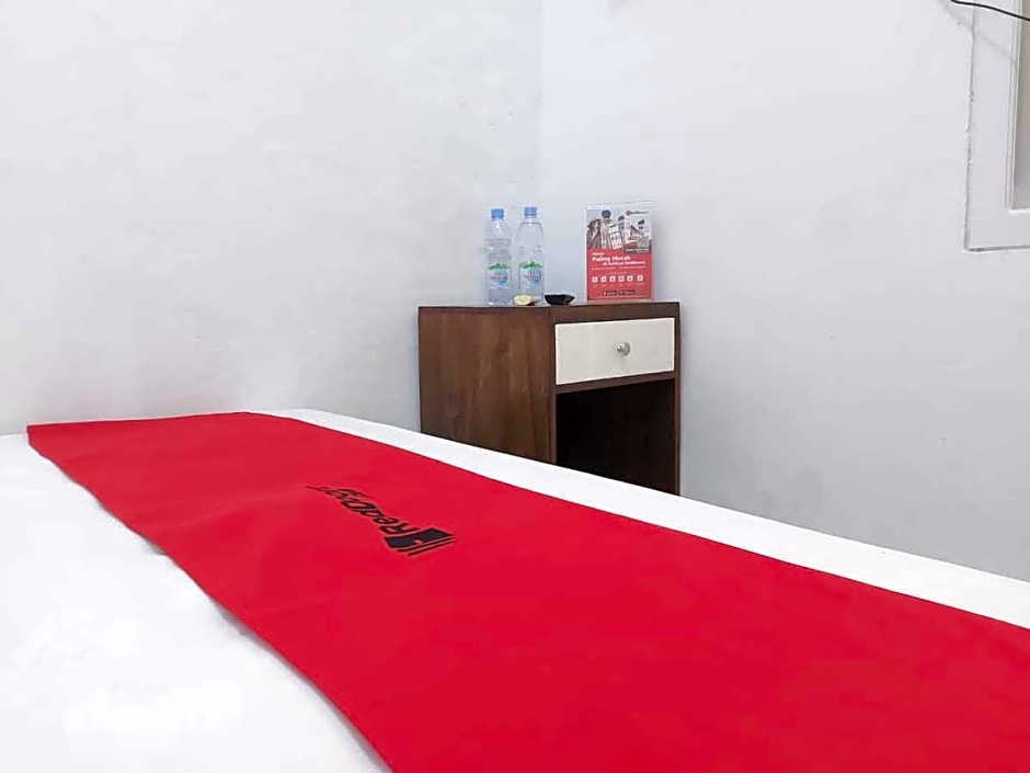 RedDoorz Syariah near Transmart Tegal