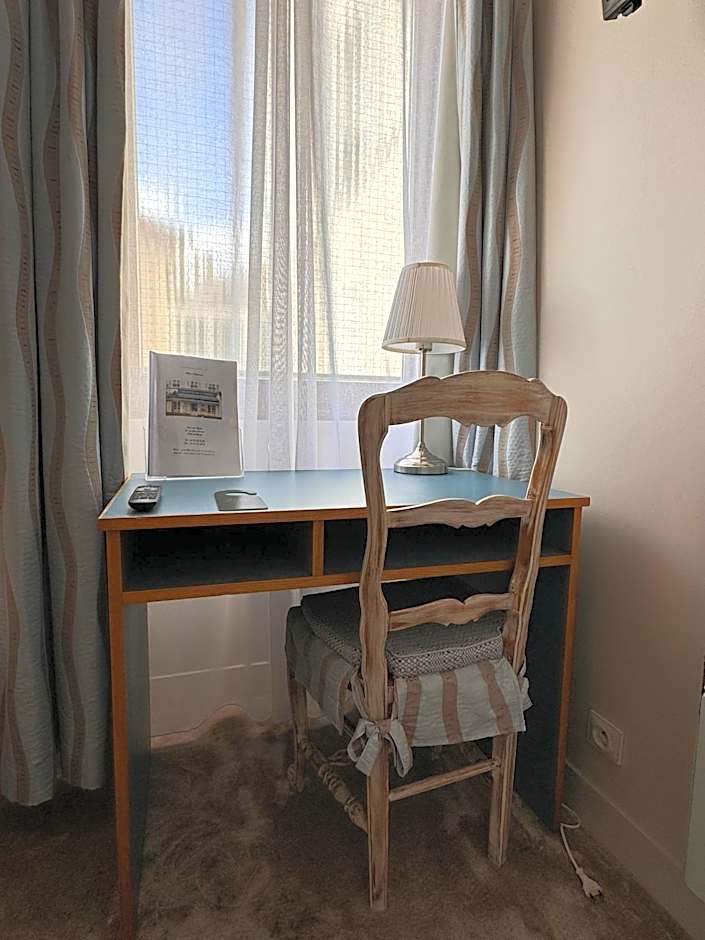 Hotel Paris Vesinet -ex Auberge des 3 Marches