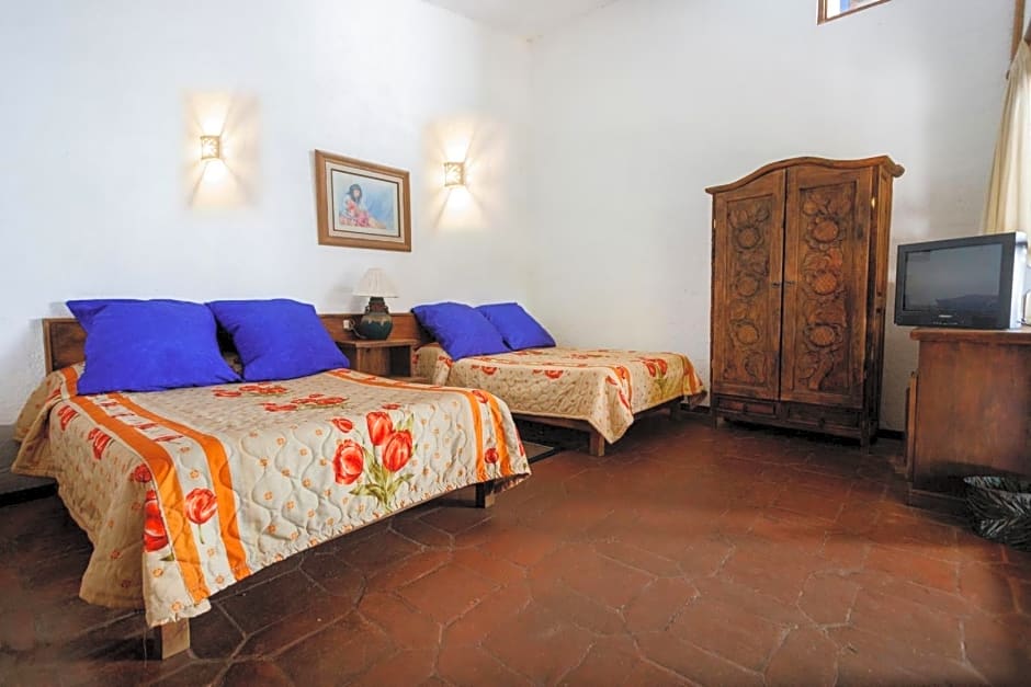 Lago Sol Hotel & Suites