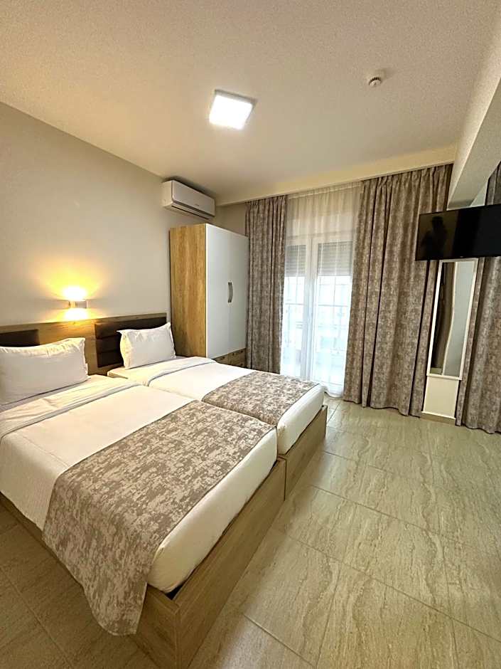 Navarino Luxe Suites