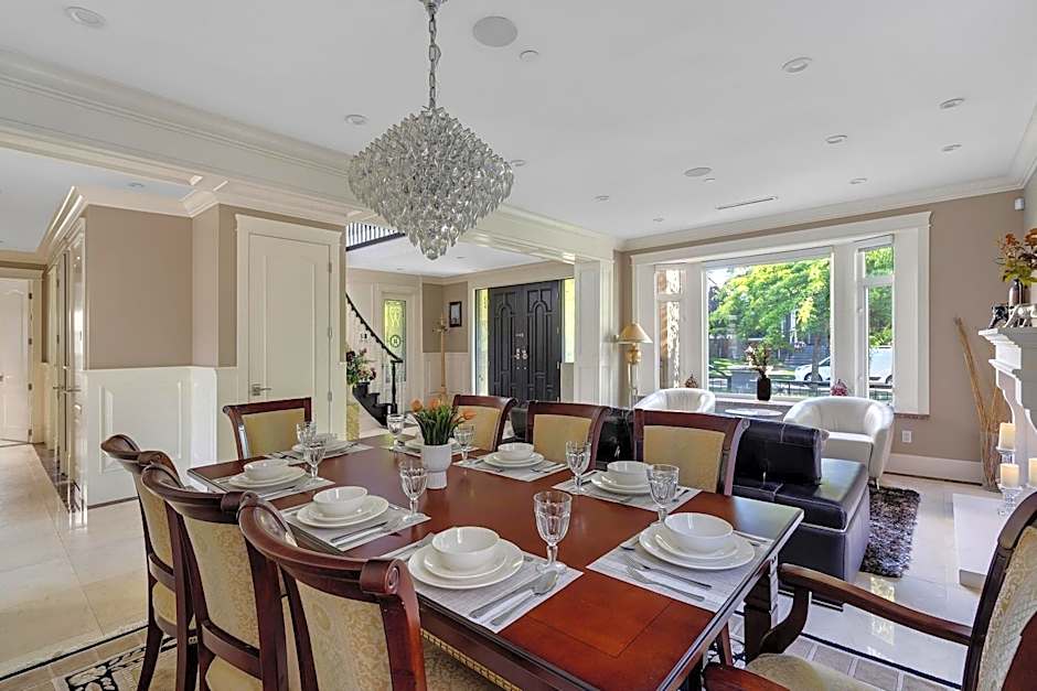 Luxurious Multi-Family Home in Vancouver West, 10 Mins Downtown