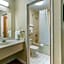 Econo Lodge Inn & Suites Southeast
