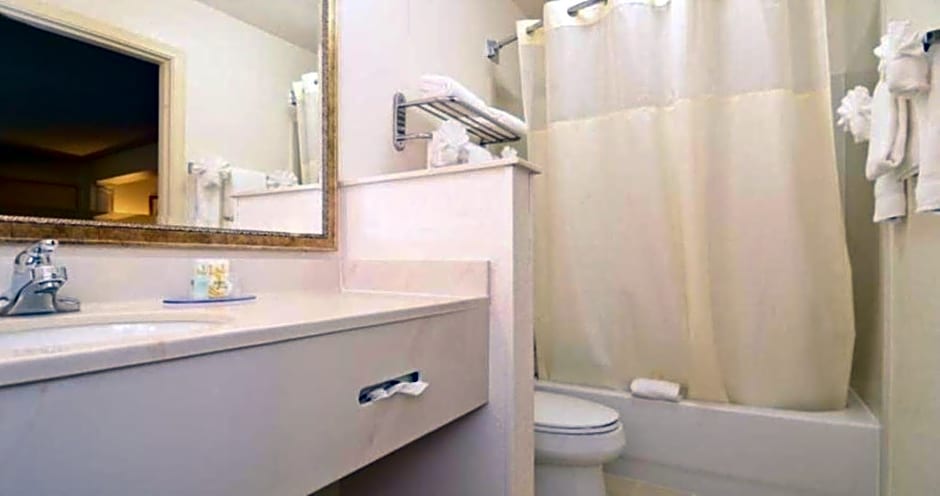 Quality Inn & Suites Biltmore East – Asheville, NC