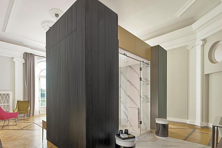 Hotel Verte, Warsaw, Autograph Collection