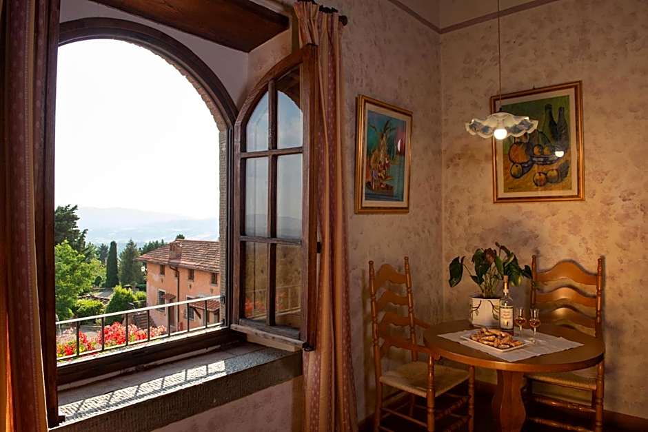 La Piazza di San Donato