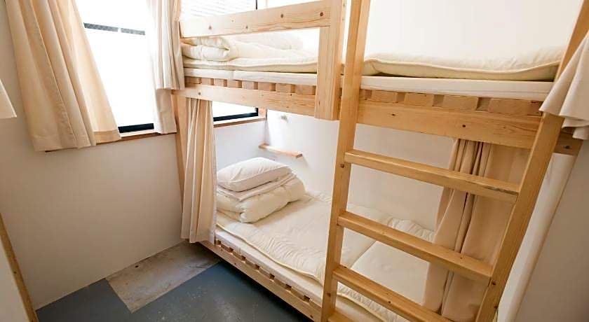 plumhostel