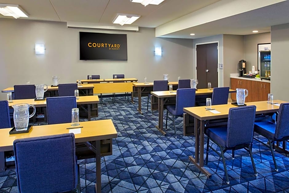 Courtyard by Marriott Chicago Lincolnshire