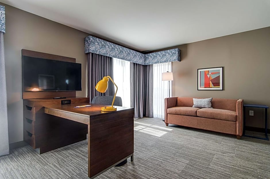 Hampton Inn & Suites by Hilton Nashville North Skyline