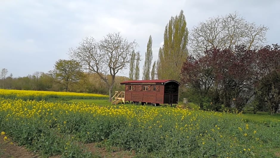 La Ferme de l'isle et sa Roulotte