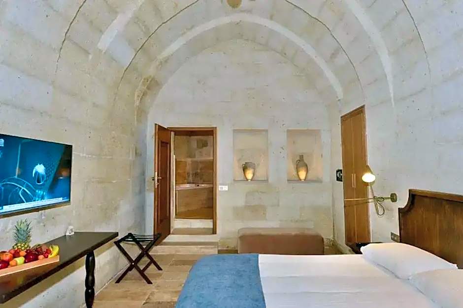 EVANTHIA CAVE SUITES