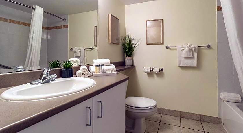 Hotel Faubourg Montreal Centre Ville Downtown