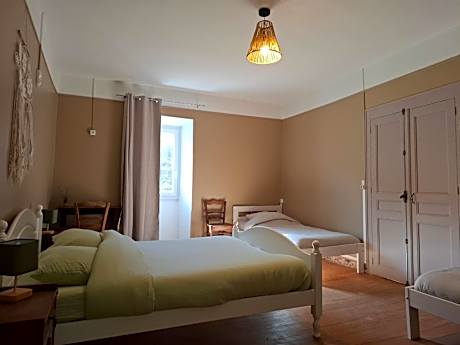 Quadruple Room with Private Bathroom