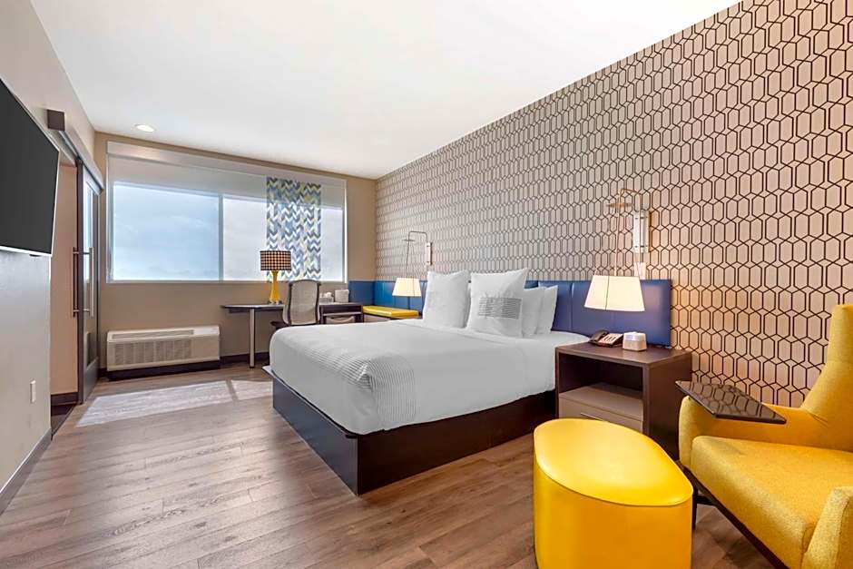 GLo Best Western Dallas South DeSoto