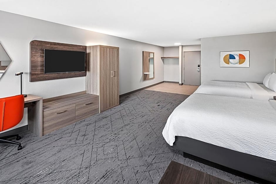 Holiday Inn Express Hotel & Suites Chicago-Algonquin By IHG