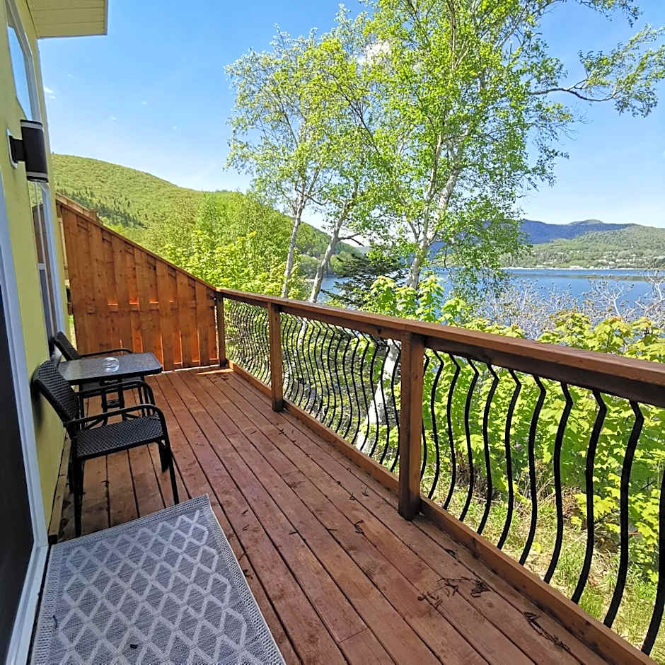 Knotty Pine Ocean Front Suite - Adults Only