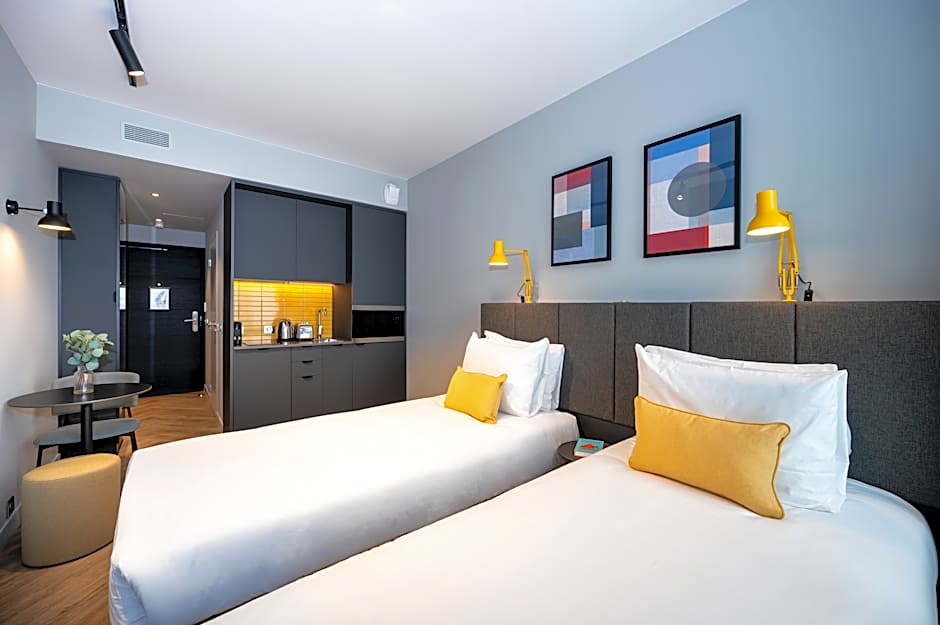 Staycity Aparthotels Paris La Defense