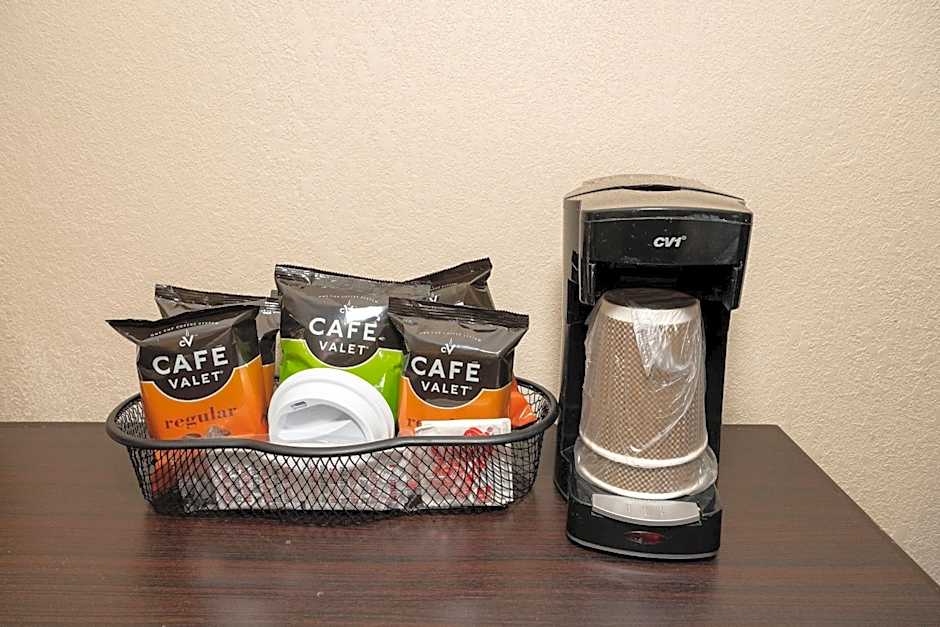 Red Roof PLUS+ Huntsville - Madison