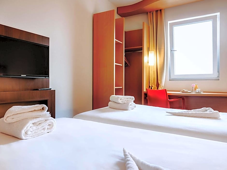 Ibis Sofia Airport