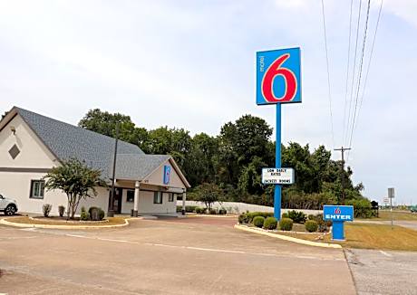 Motel 6-Alvin, TX