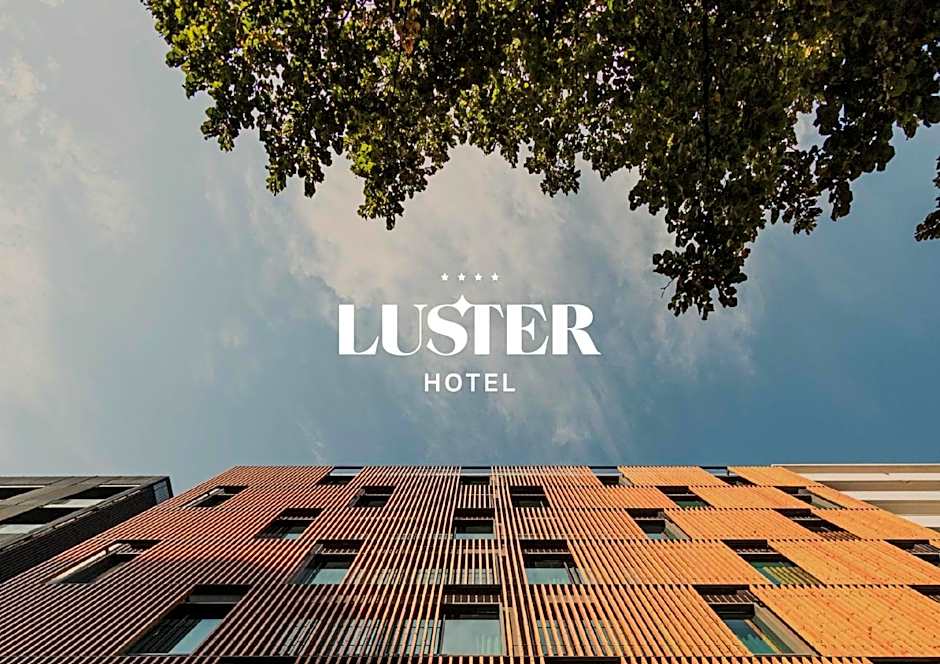 LUSTER Hotel