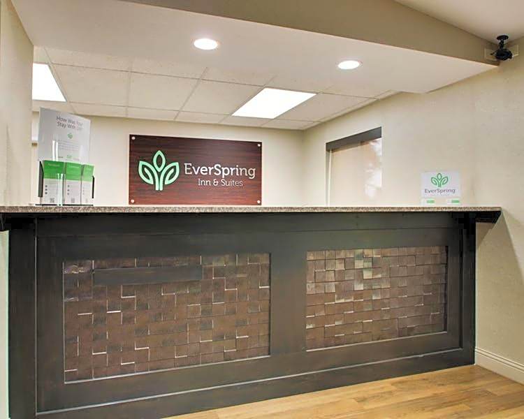 EverSpring Inn & Suites