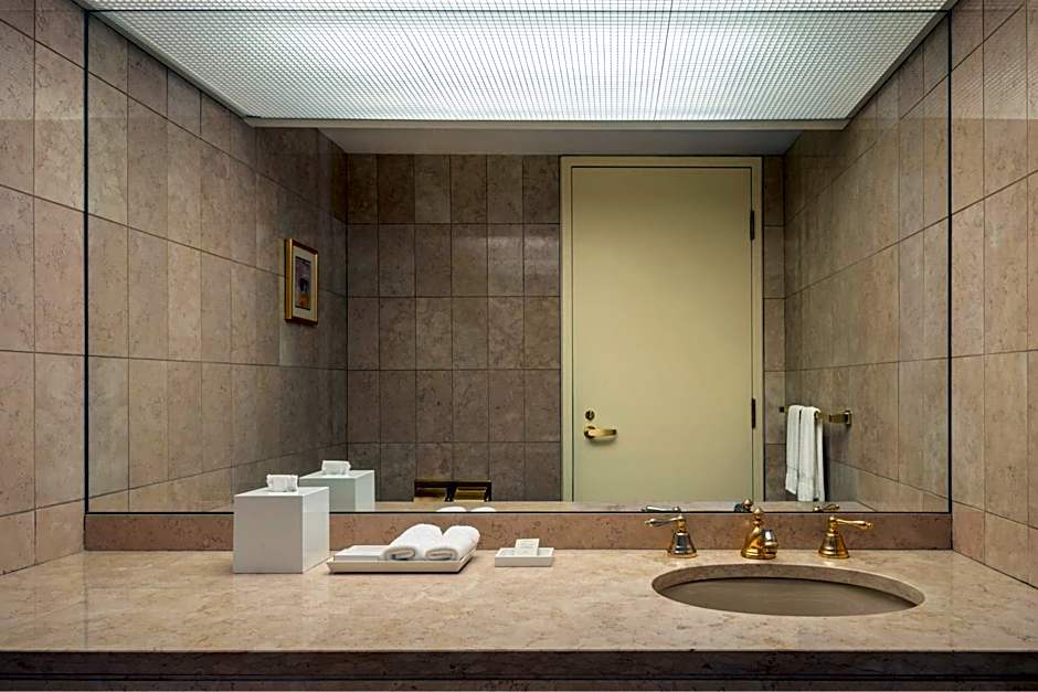Metropolitan Hotel Vancouver by Marriott