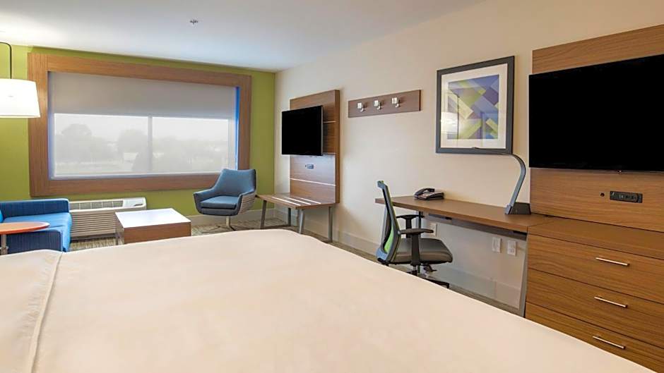 Holiday Inn Express & Suites Racine By IHG