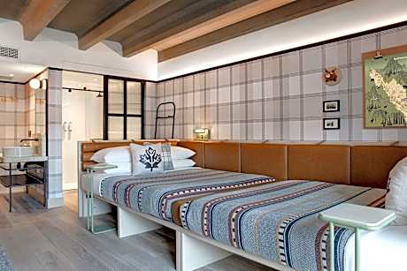 Room, 2 Queen Beds, Balcony (2 Queen Beds)