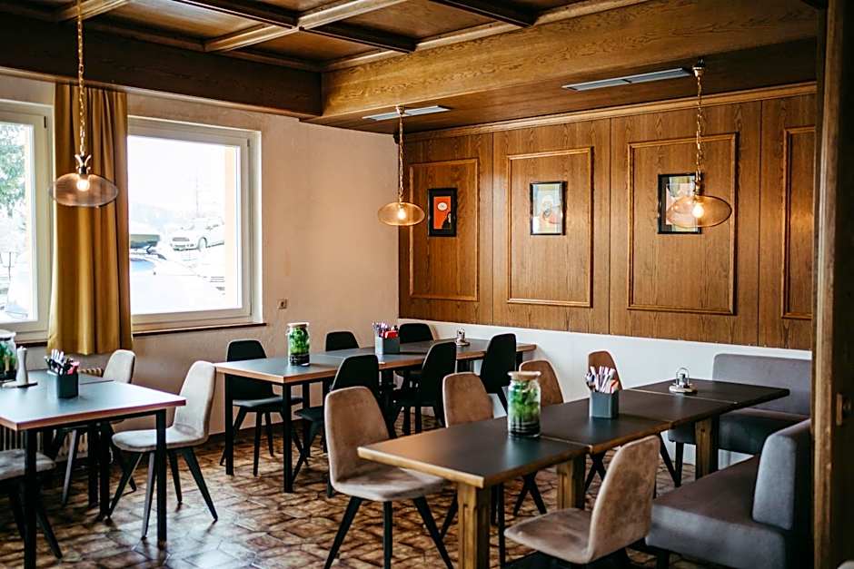 Basekamp Mountain Budget Hotel