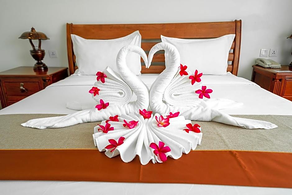 Pursat Riverside Hotel & Spa