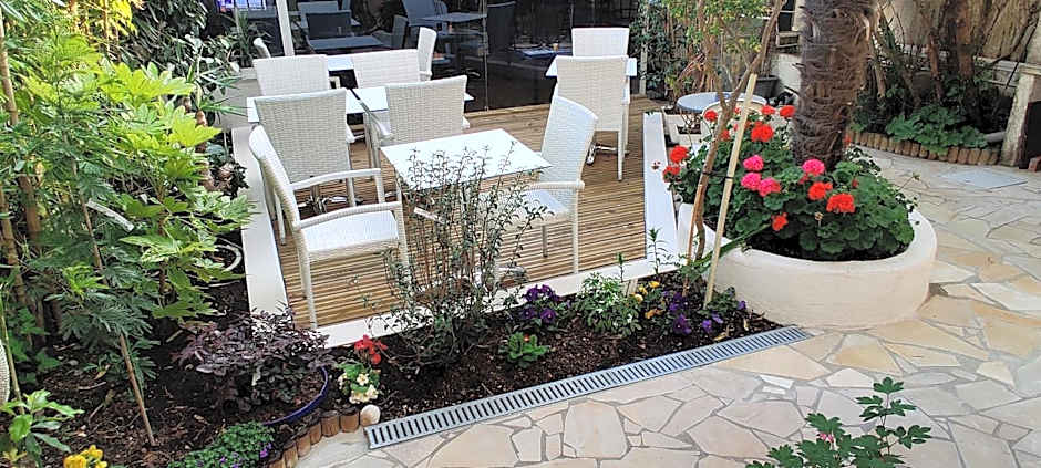 Logis Hotel Les Bleuets