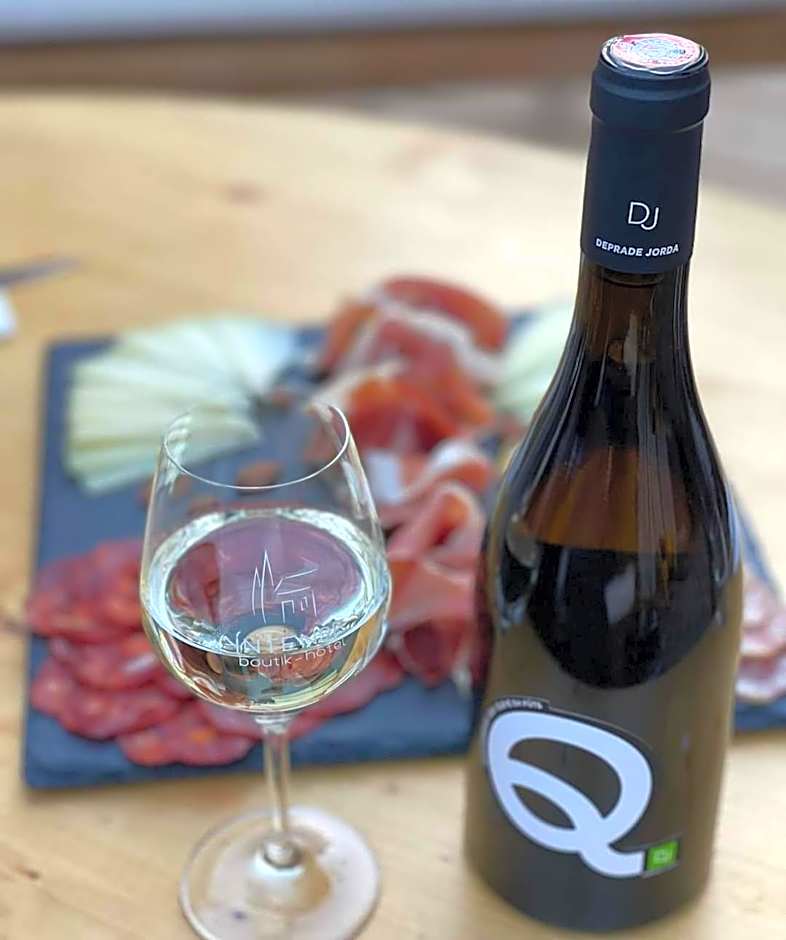 Intense Boutik-Hôtel