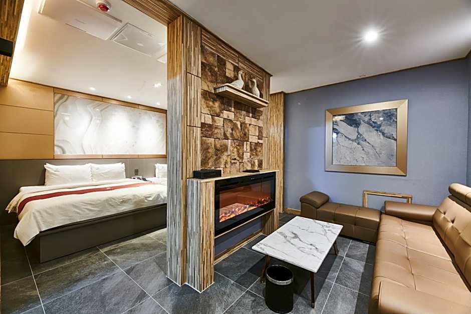 Photo 1 of 1 of Superior Suite