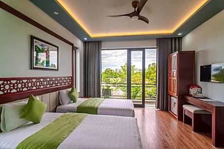 Twin Room with Balcony