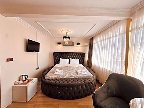 King Room with Spa Bath