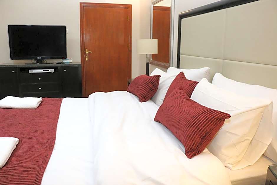 Over Mountains Hotel