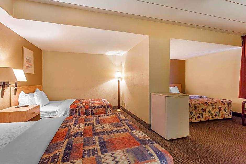 Rodeway Inn North