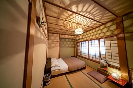 Standard Single Room with Shared Bathroom