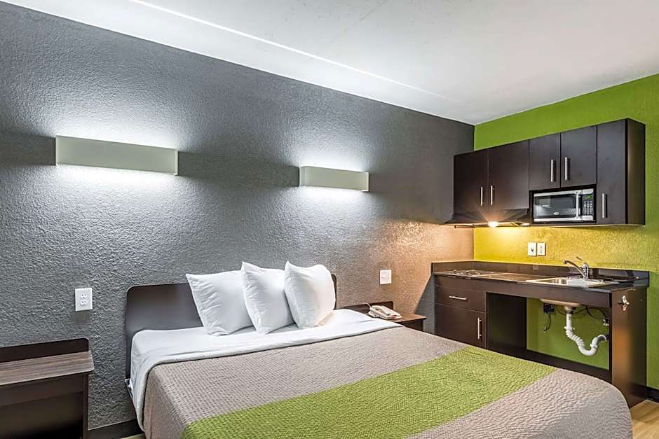 Studio 6-Indianapolis, IN