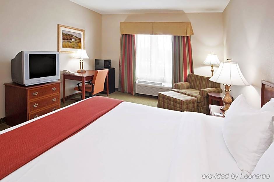 Holiday Inn Express Hotel & Suites Franklin - Oil City By IHG