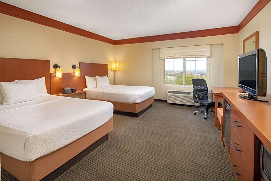 La Quinta Inn & Suites by Wyndham Atlanta Ballpark/Galleria