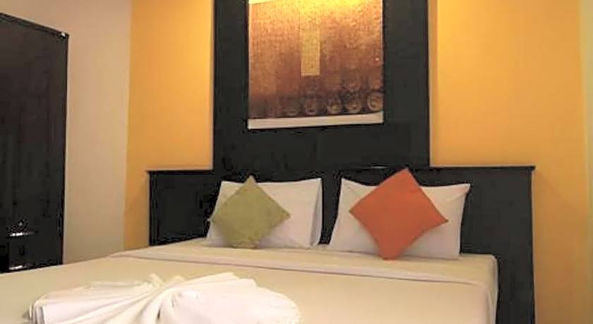 Grand Pinnacle Hotel