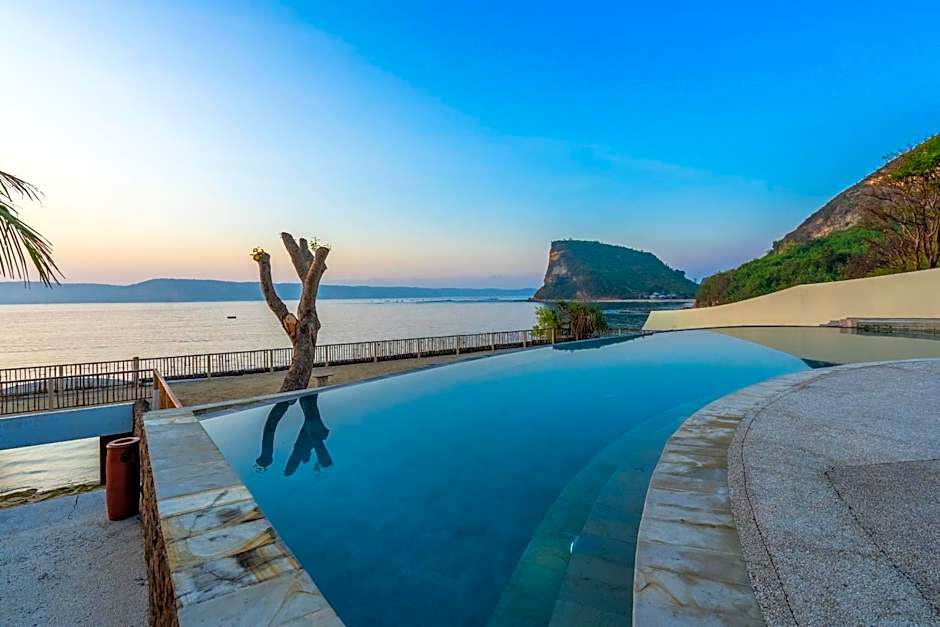 Inlight Lombok Beach Hotel